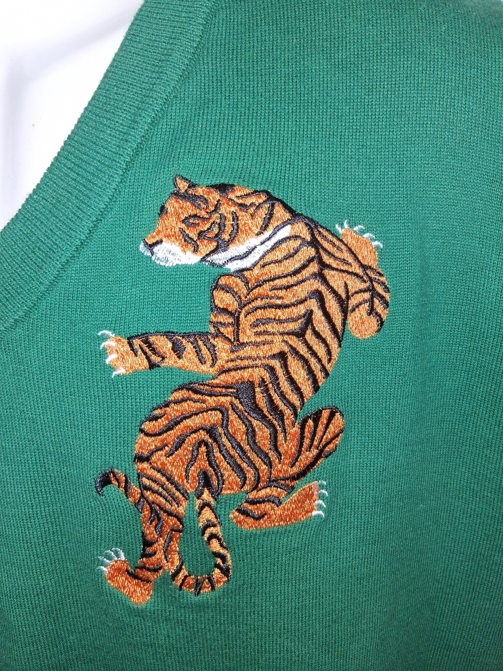 OXKNIT Green Short Sleeve Tiger Knit Sweater V-Neck Tee Size 2XL